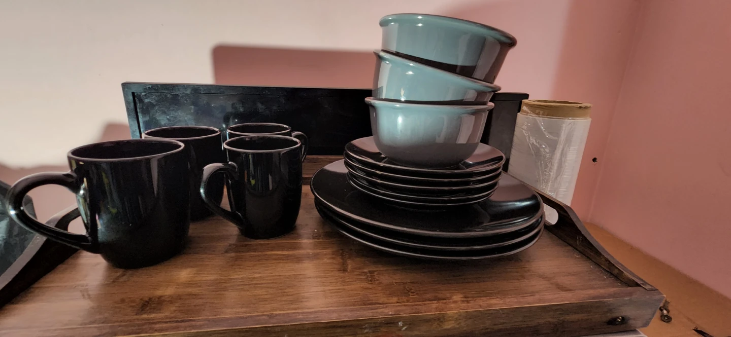 Dinnerware Set - 4 Mugs, 4 Plates, 4 Bowls - photo 4