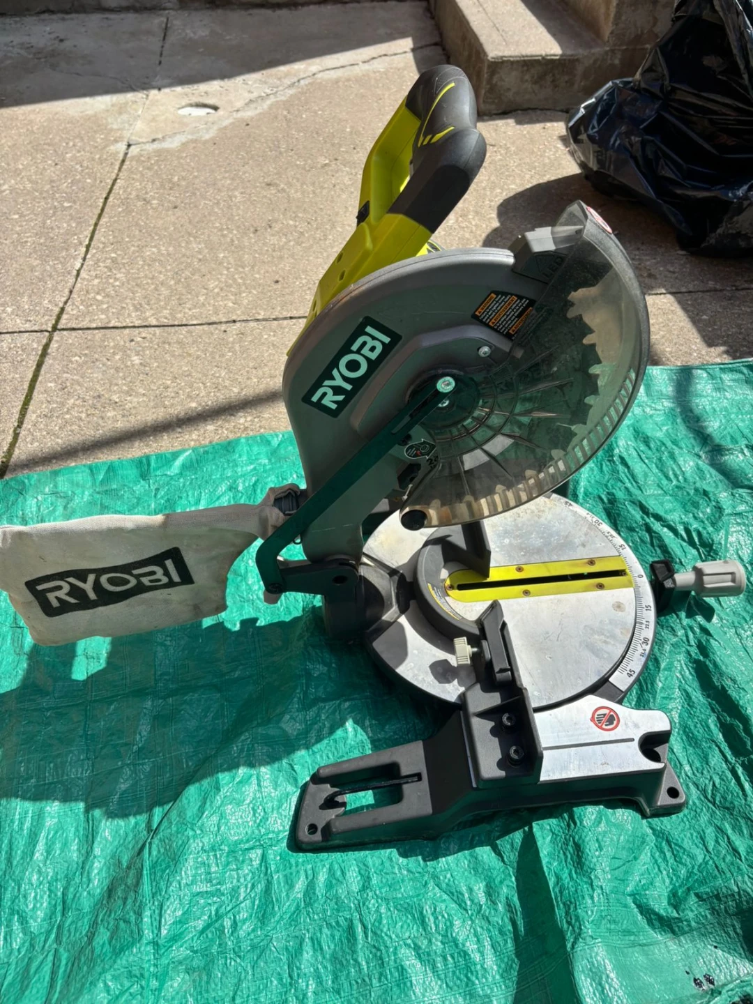 RYOBI 14-Amp 10-Inch Compound Mitre Saw - photo 2