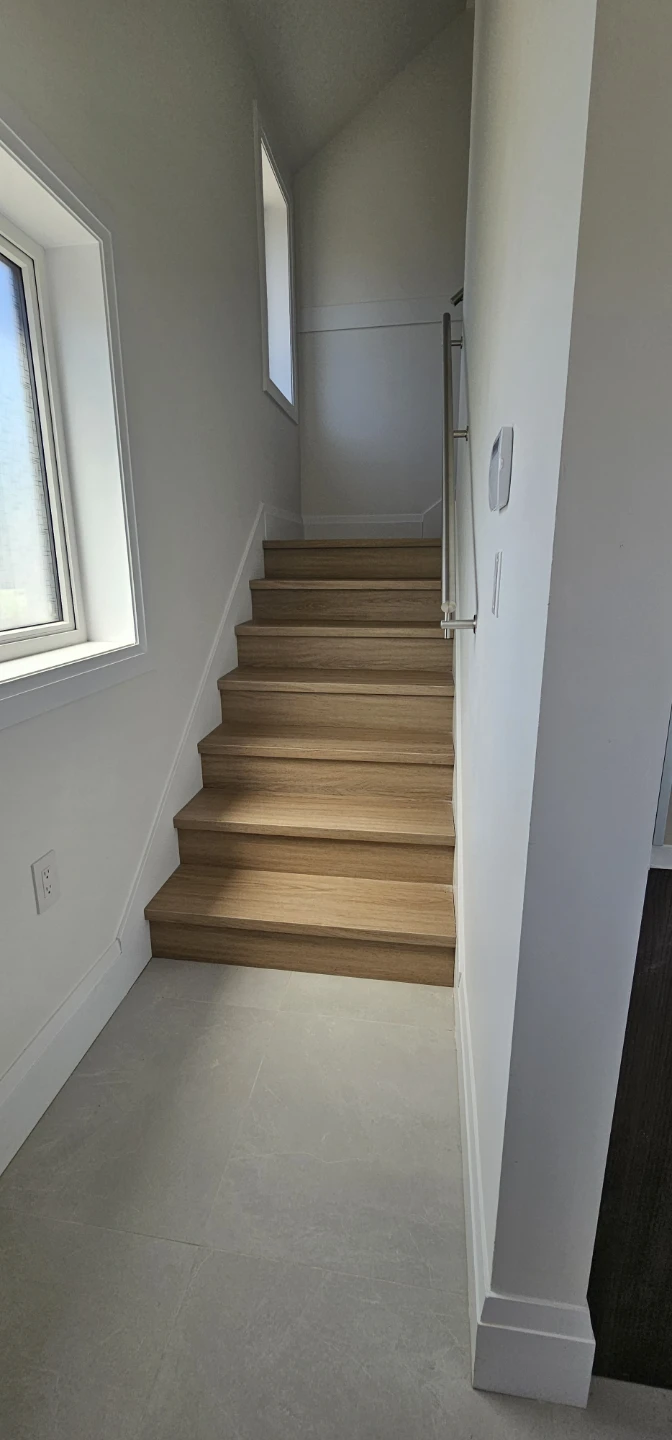 2 bedroom 1.5 bathroom laneway for rent - photo 4