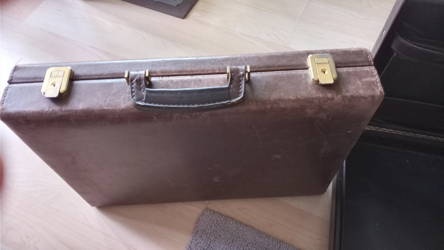 Two attache - photo 3
