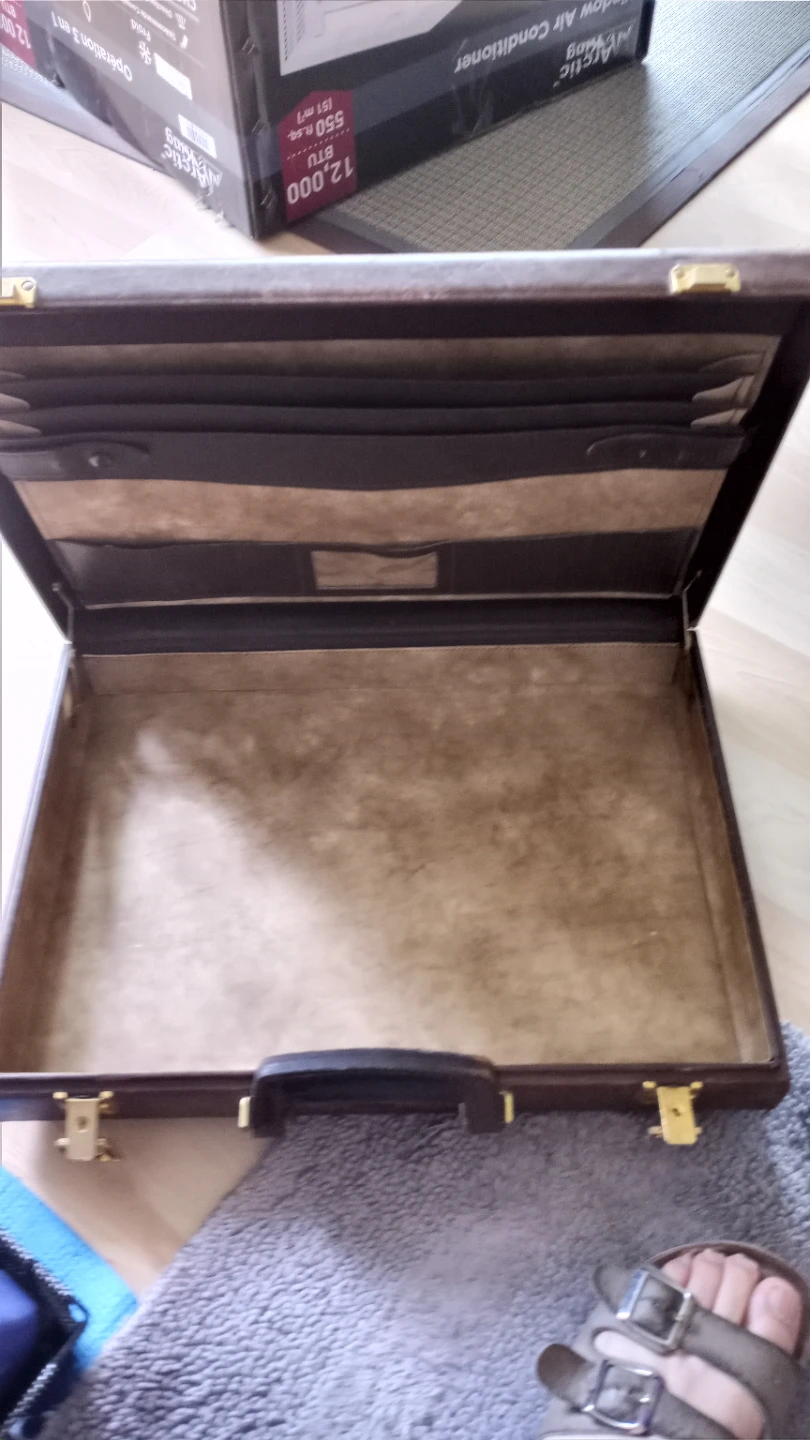 Two attache - photo 4