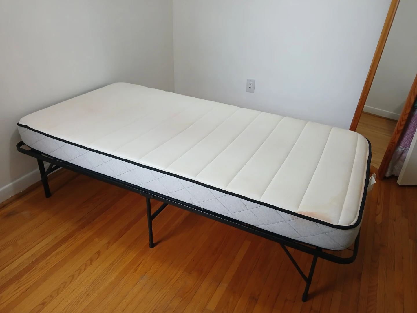 Used Twin/Single Mattress - photo 2