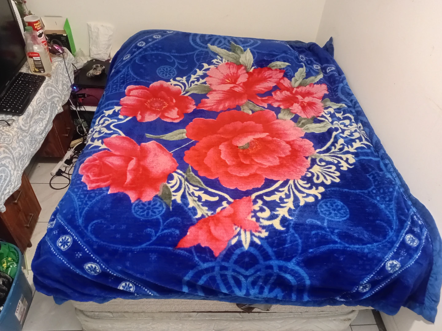 Blue floral fleece blanket - photo 4