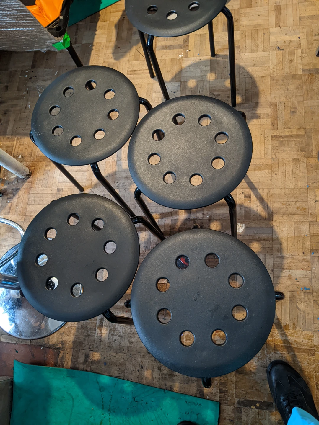 Set of 5 Black Stackable Stools - photo 2
