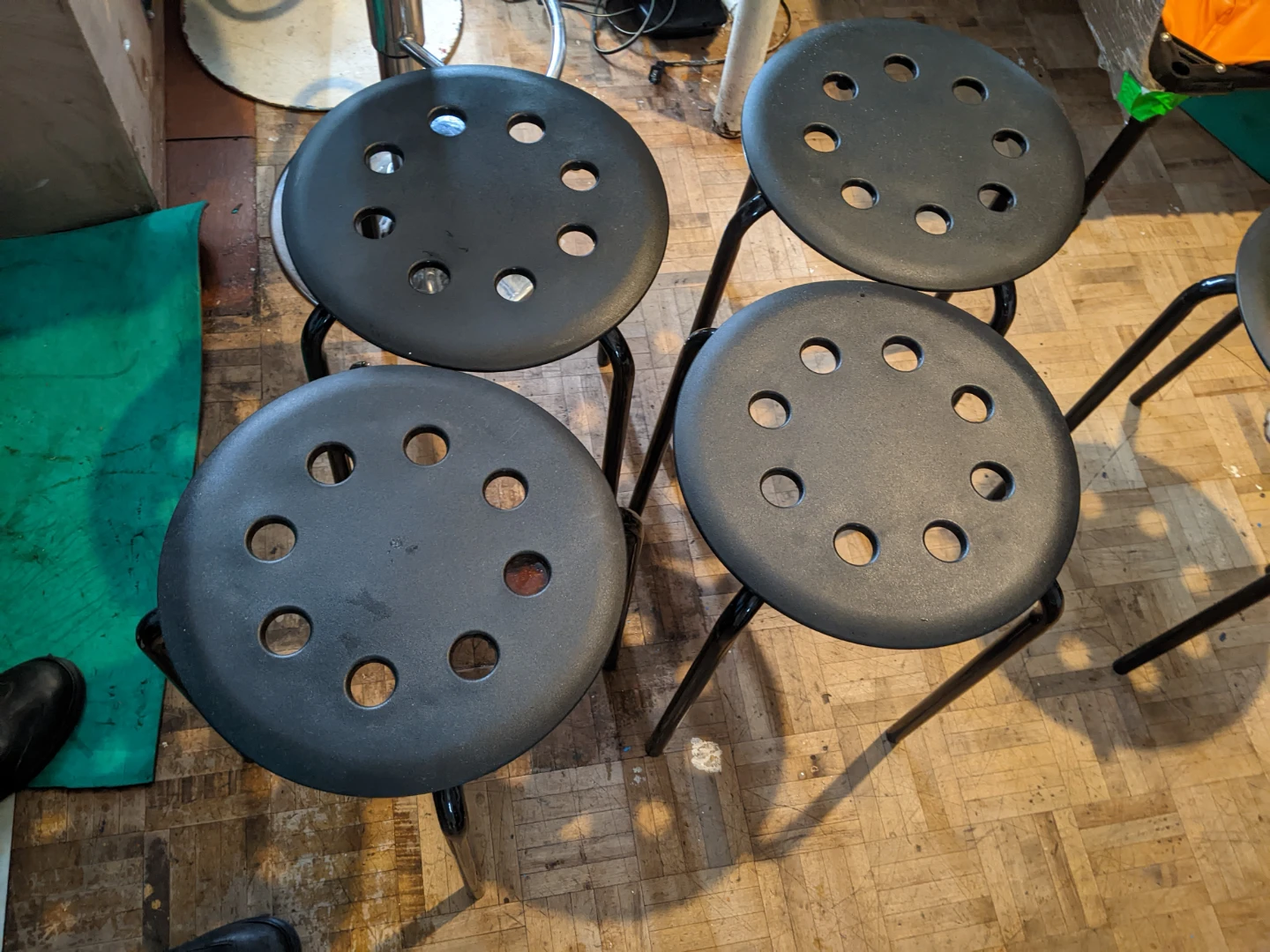 Set of 5 Black Stackable Stools - photo 3