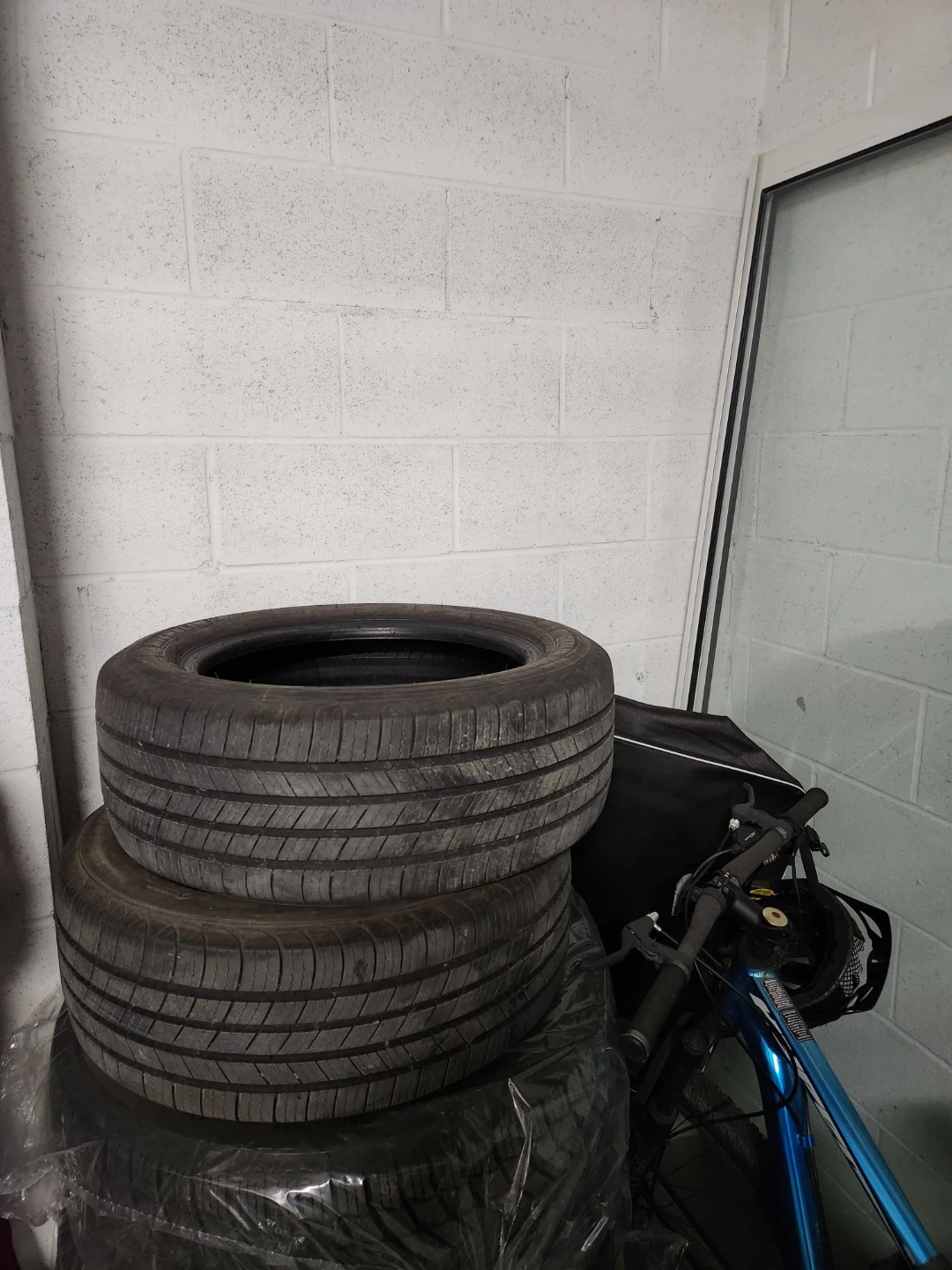 Pair of (2) Michelin Primacy MXM4 Tires - 205/55R16 91H - photo 2