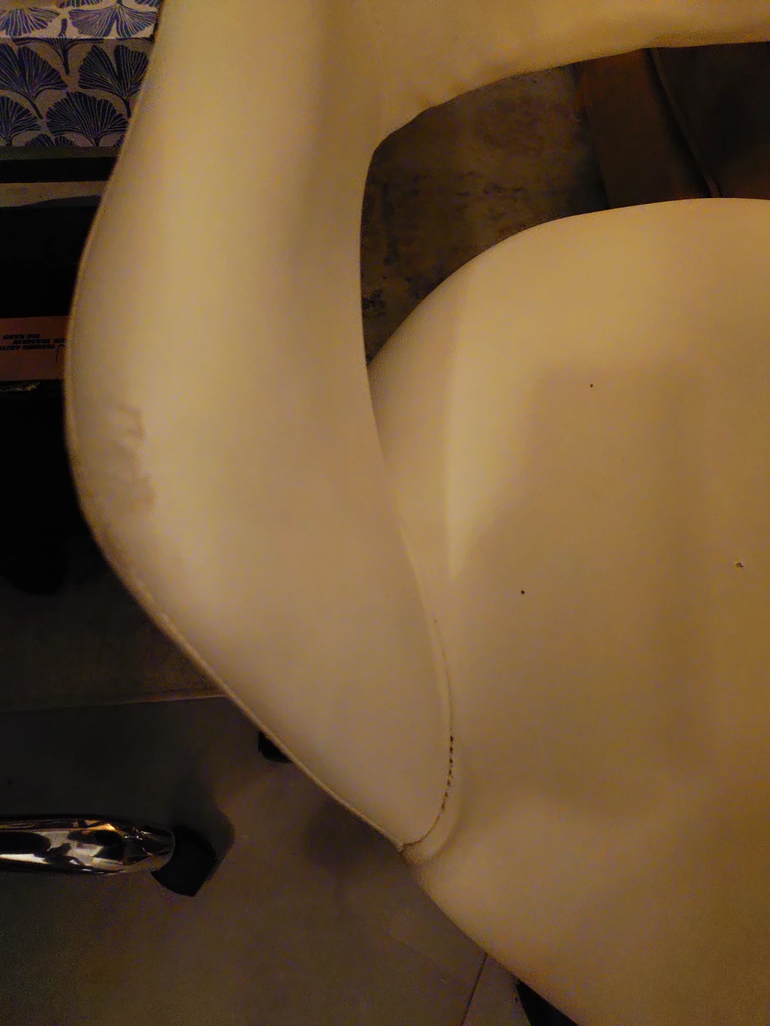 White Faux Leather Swivel Office Chair - photo 3