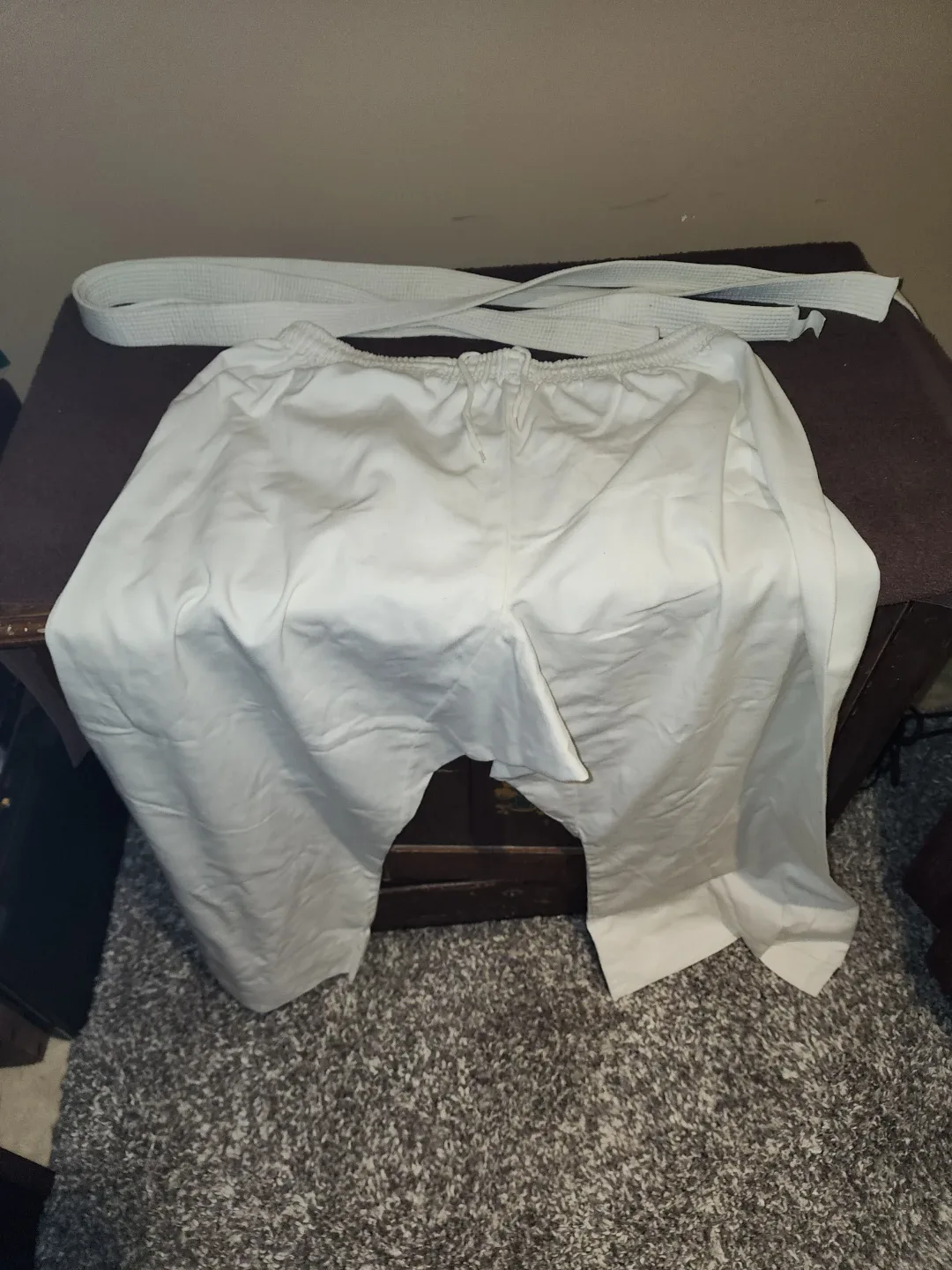White taekwan-do Gi Uniform with Belt - photo 2