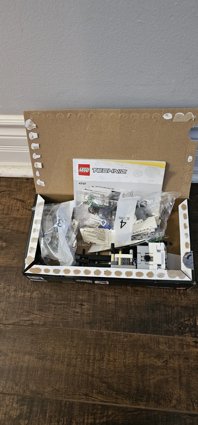 LEGO Technic 42167 Mack Electric Garbage Truck Set - photo 3