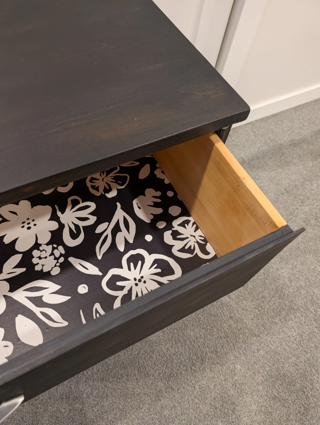 Dark Wood 3-Drawer Dresser with Floral Liner - photo 2