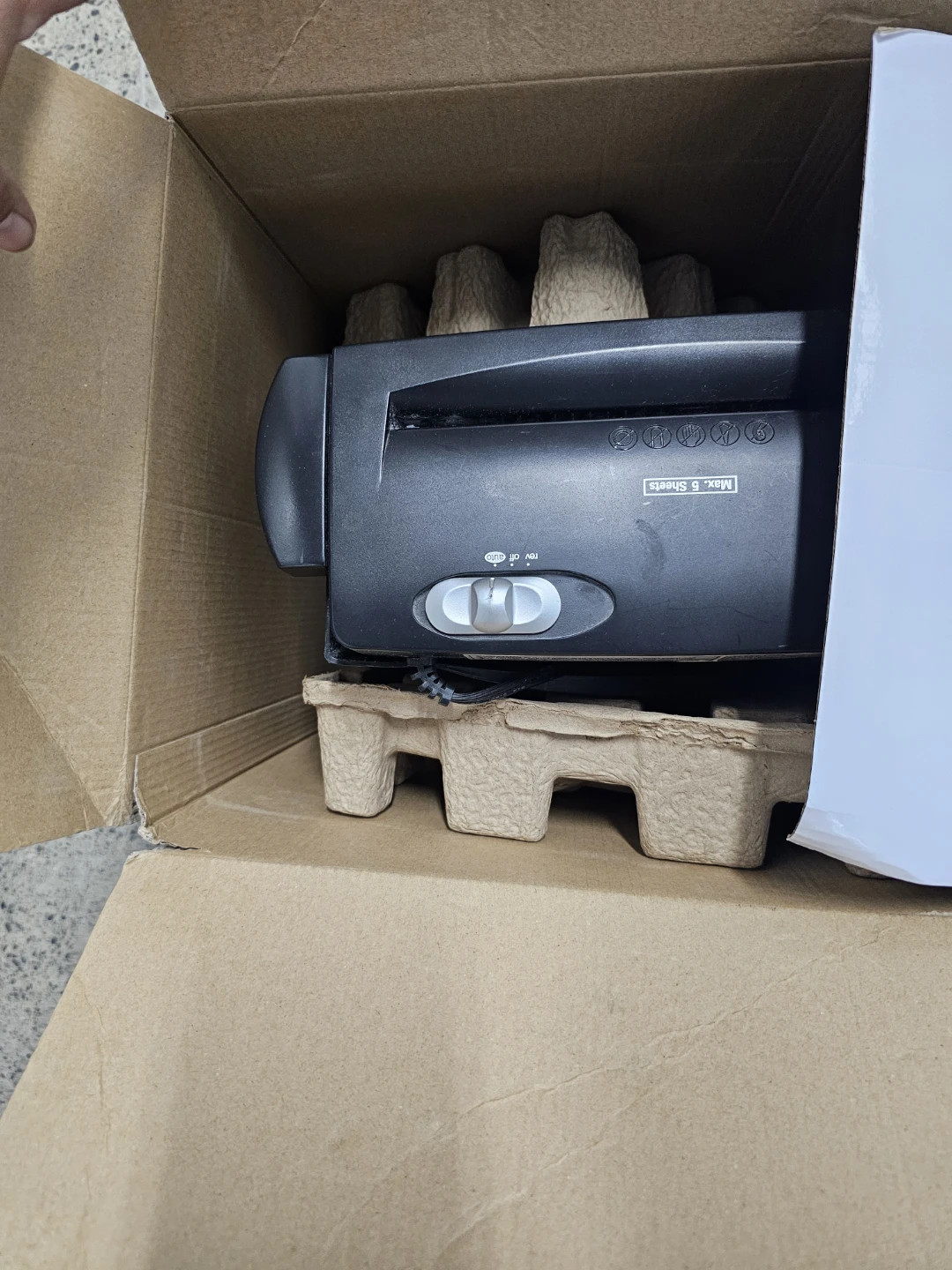 Fellowes 15-Sheet Cross-Cut Shredder - photo 2
