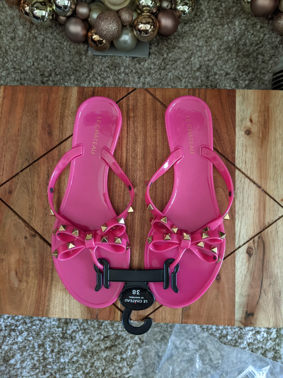 Le Chateau Pink Studded Bow Jelly Sandals - photo 3