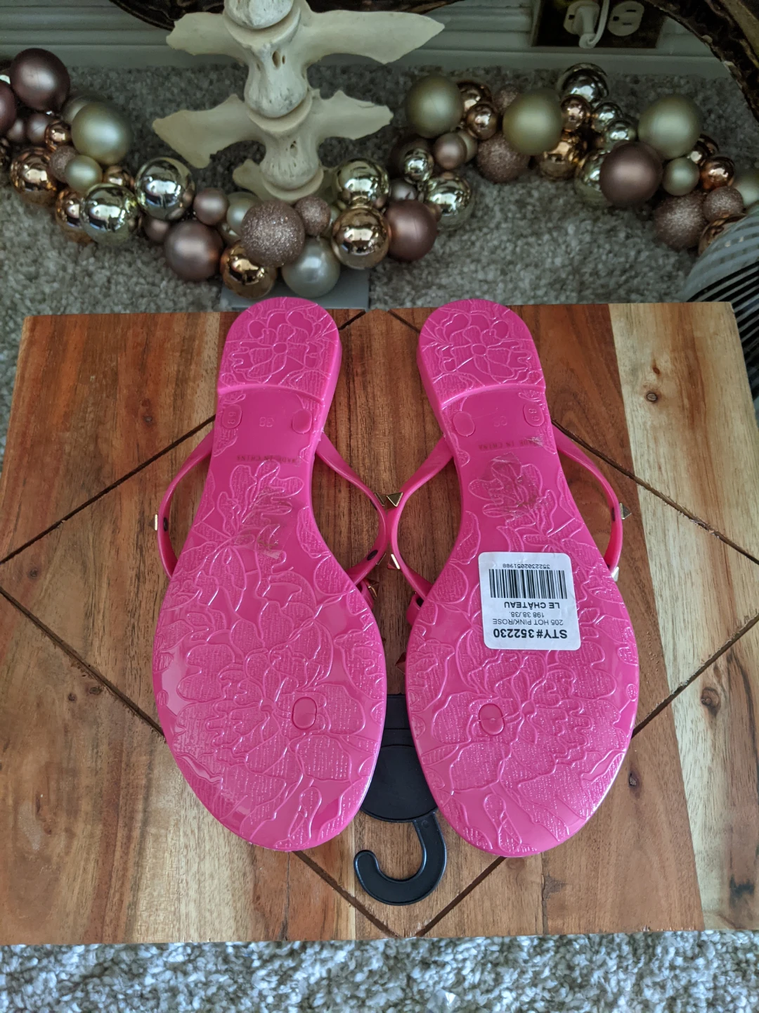 Le Chateau Pink Studded Bow Jelly Sandals - photo 4