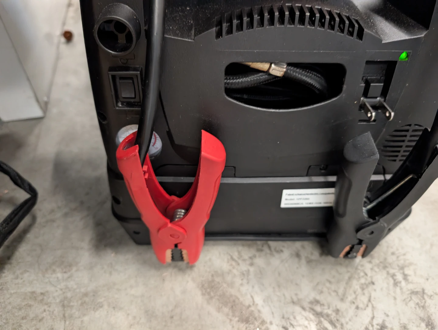 Schumacher Portable Jump Starter Power Station - photo 4