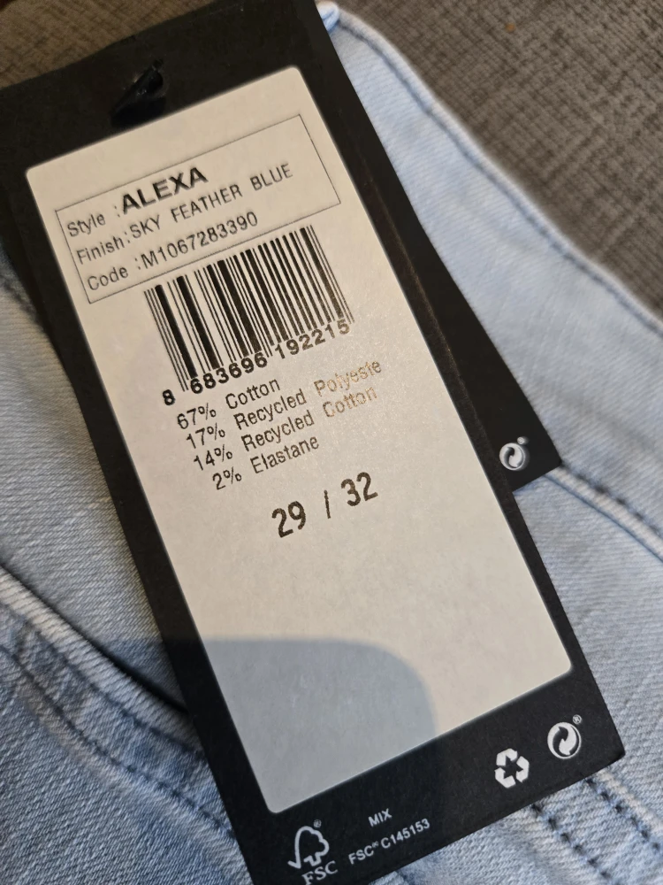 Mavi Alexa Sky Feather Blue Jeans Size 29/32