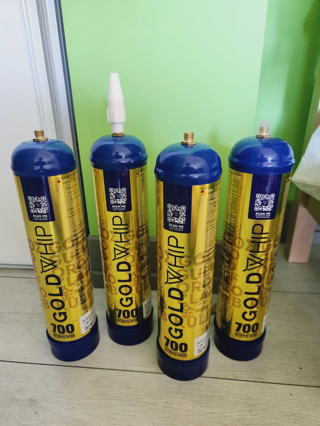 Gold Whip 700 Nitrous Oxide Canisters (4 Pack)