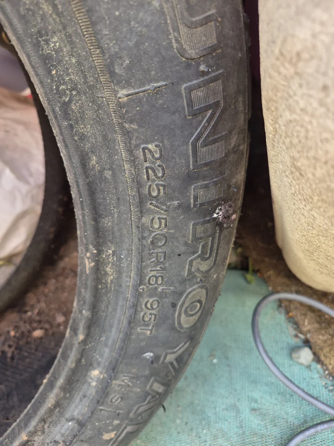 225/50R18 95T Tire