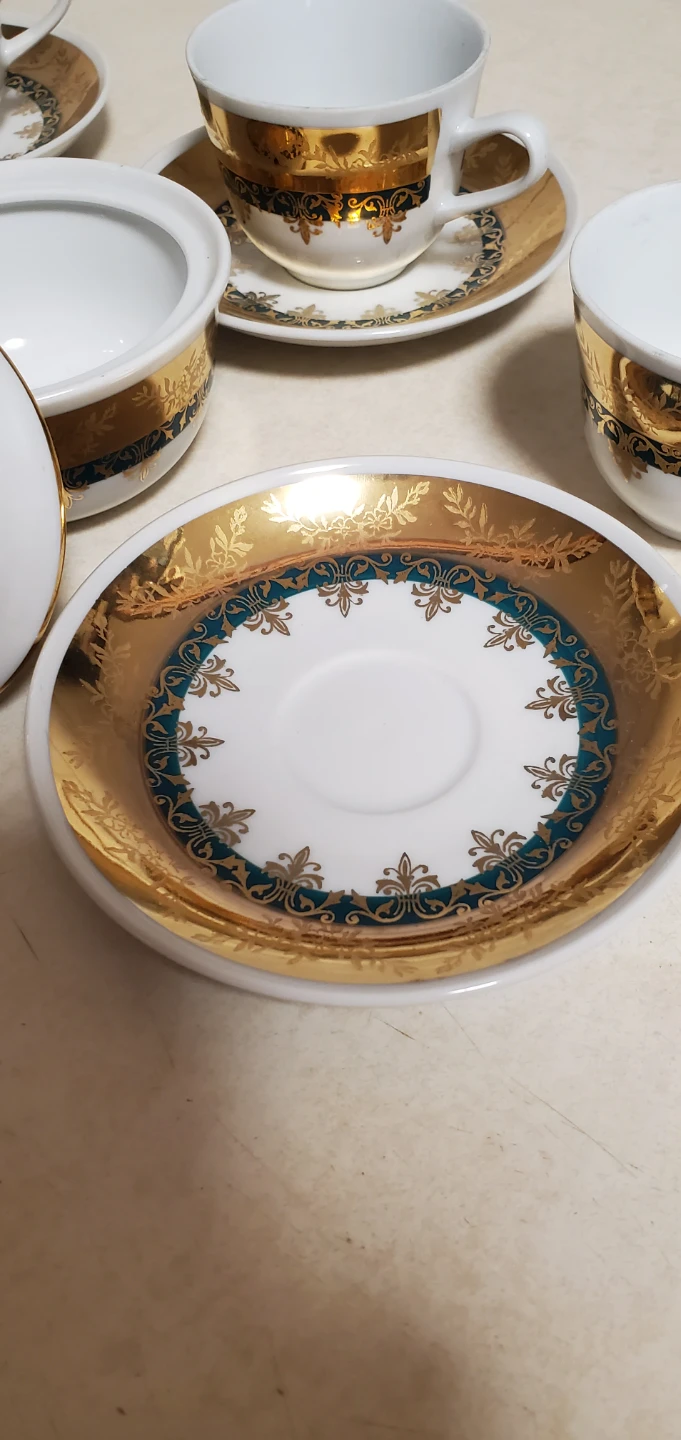 White and Gold Coffee/Tea Set with 6 Cups and Saucers - photo 4