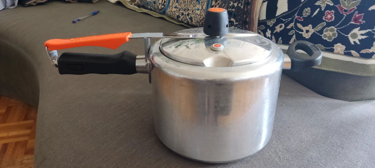 IMUSA Pressure Cooker - photo 2