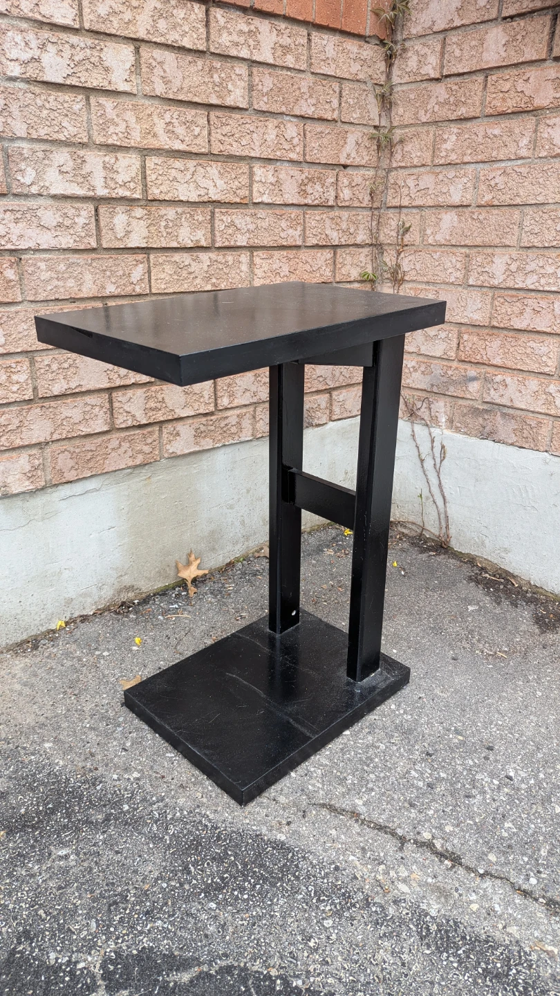 Black side table / C-table