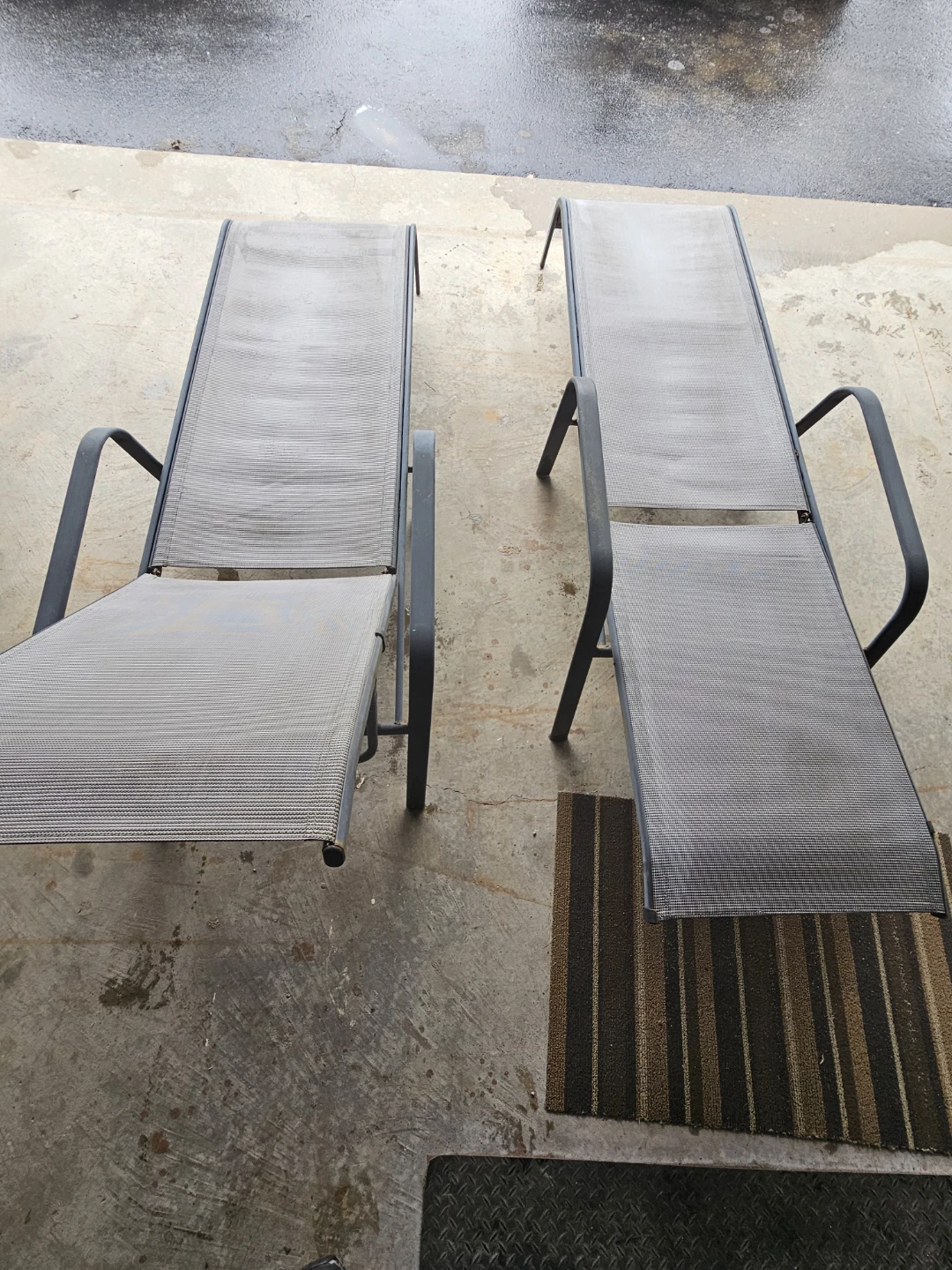 Pair of Grey Mesh Chaise Lounges - photo 2