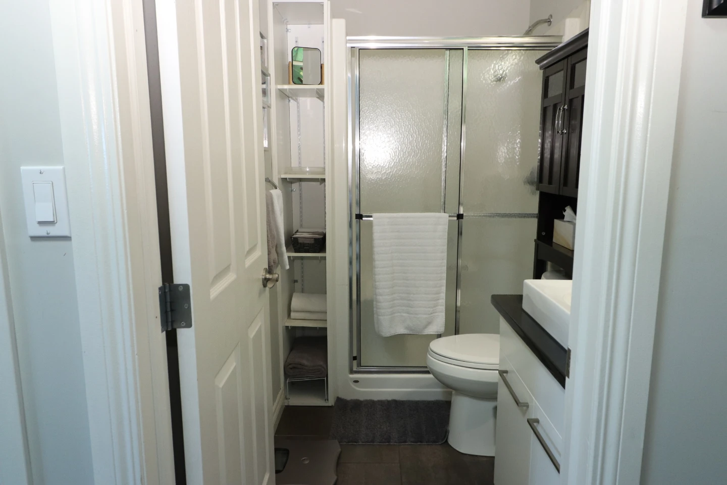 All-Inclusive Executive Furnished Studio Suite – Riverbend - photo 5