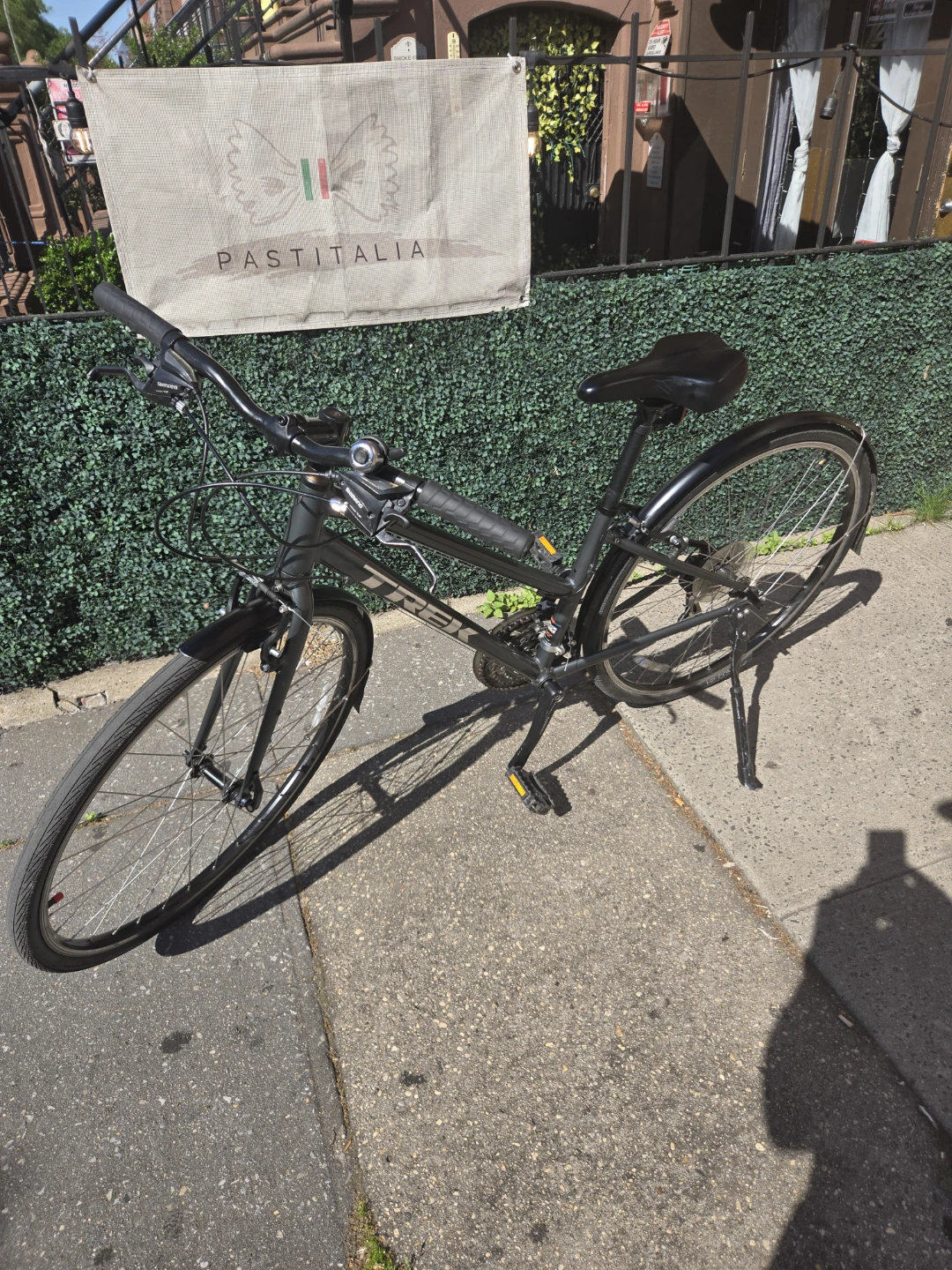 Trek FX 2 Hybrid Bike
