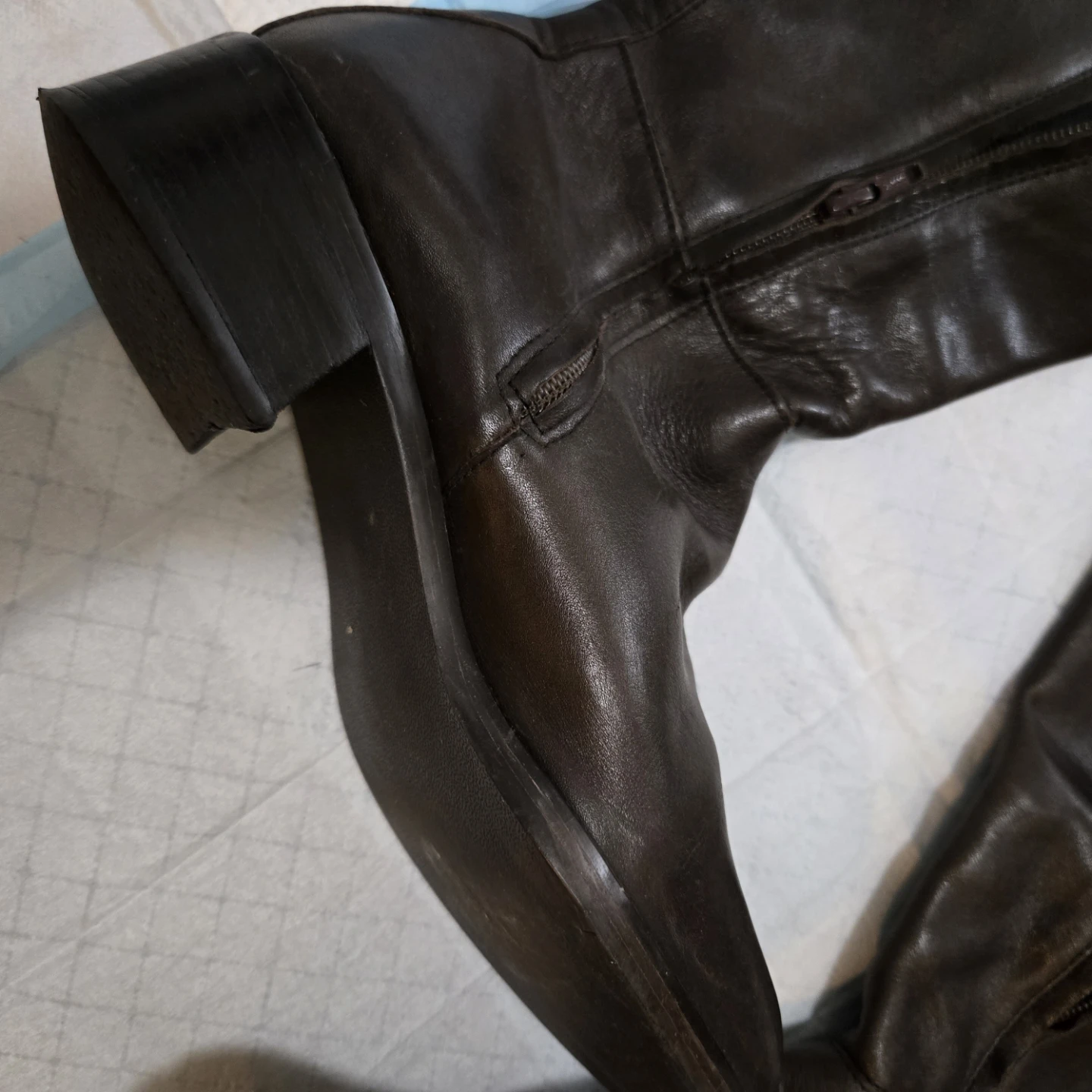 * FREE * Dark Brown Leather Knee-High Boots SIZE 6 1/2 - photo 5