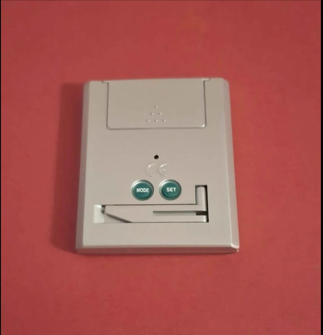 Small Clock with Time and Date - photo 4
