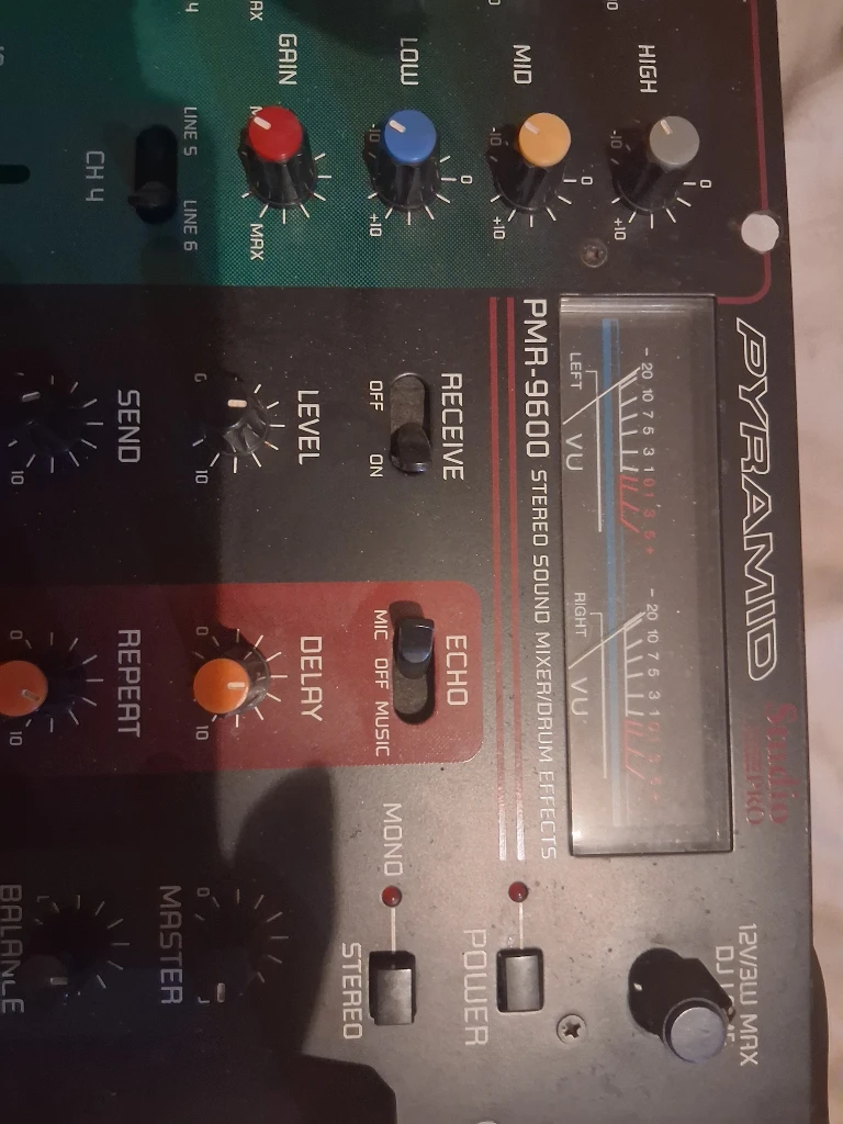 Pyramid PMR-9600 Stereo Sound Mixer / Drum Effects DJ Mixer - photo 4