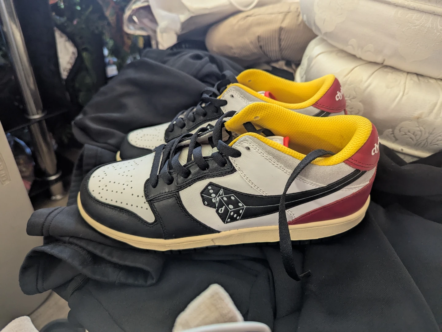 Dybbuk Lucky 7 Sneakers
