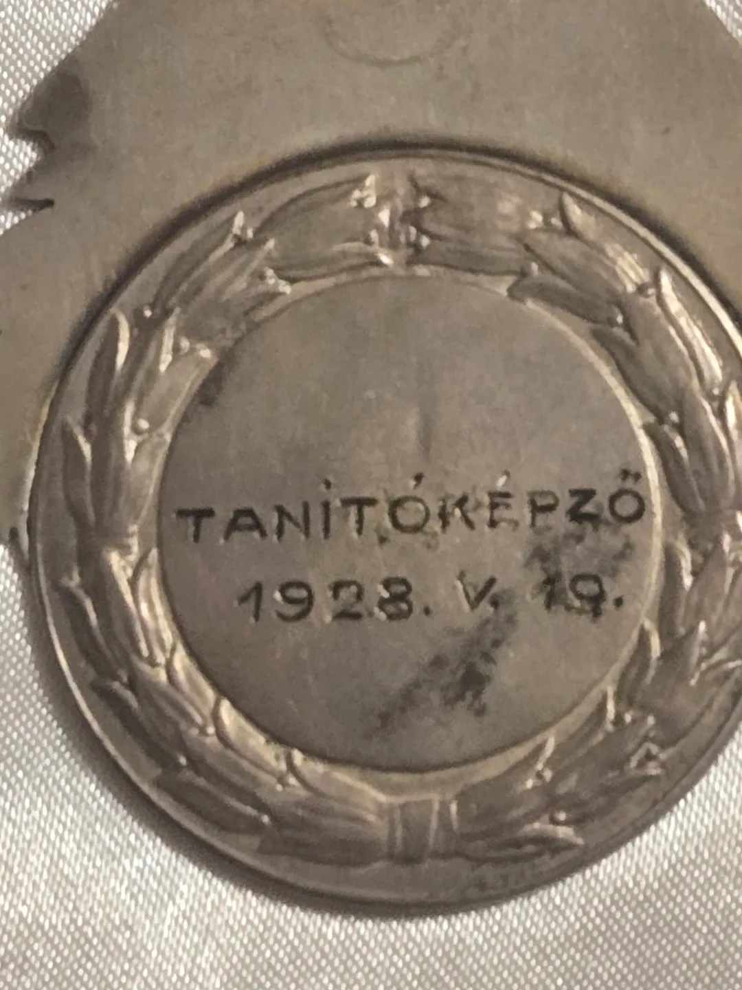 Vintage "Mens Sana In Corpore Sano" Medal - photo 3