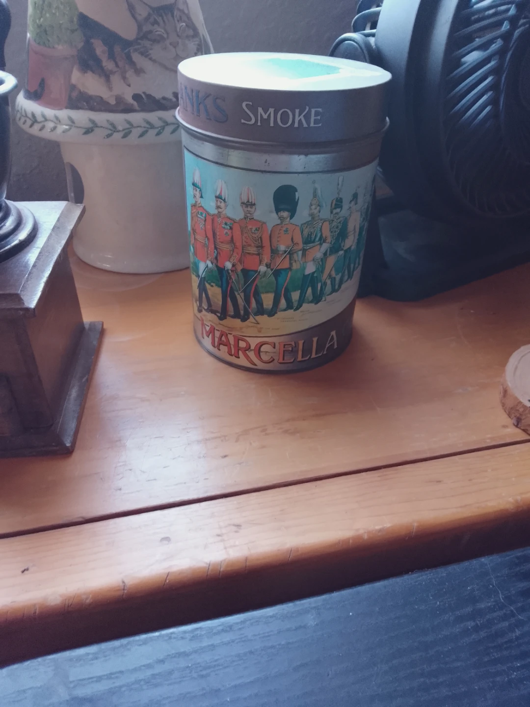 Marcella Smoke Tin with Royal Guard Design