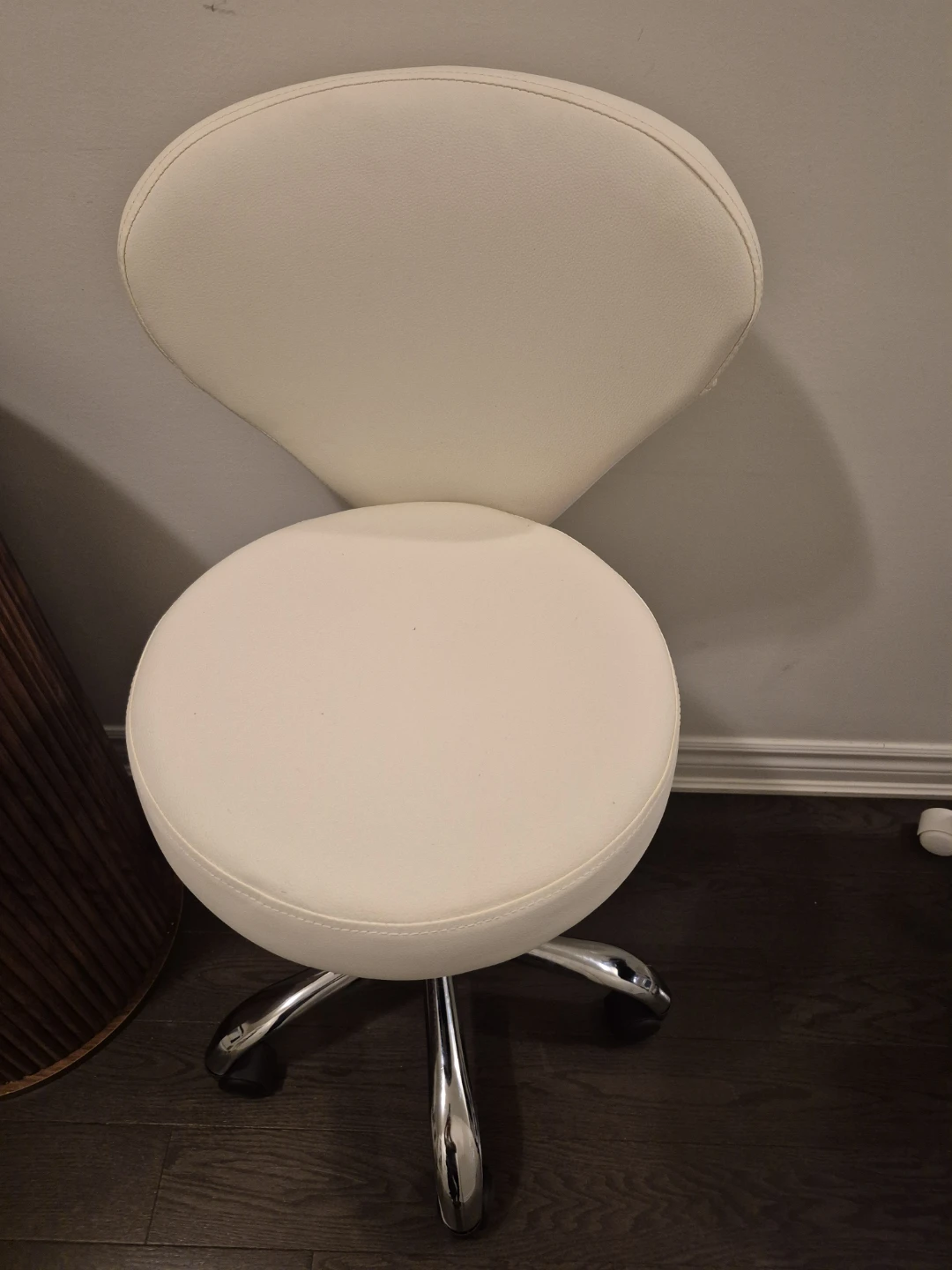 White Adjustable Rolling Office Chair - photo 3