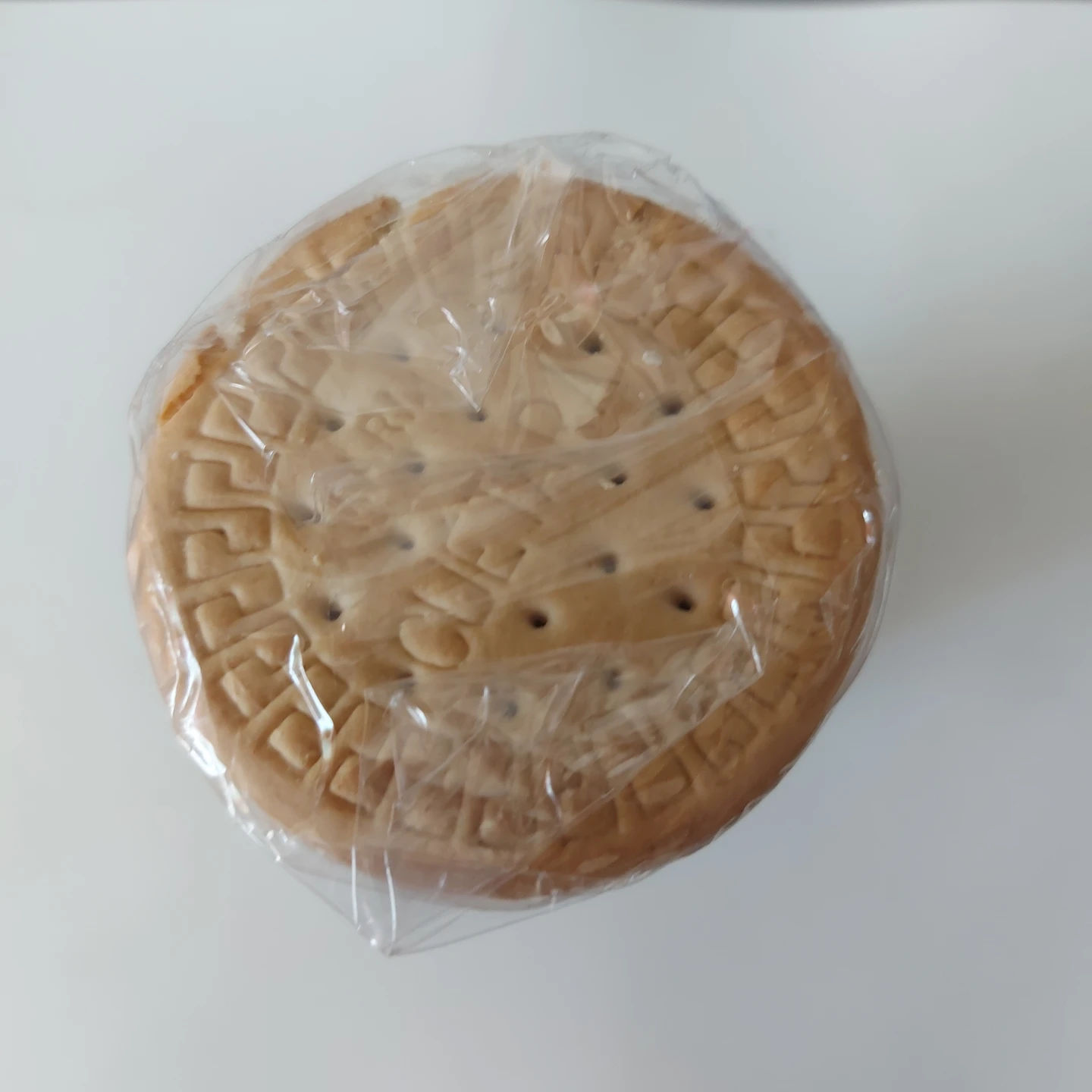 FREE - Package of round biscuits - photo 2