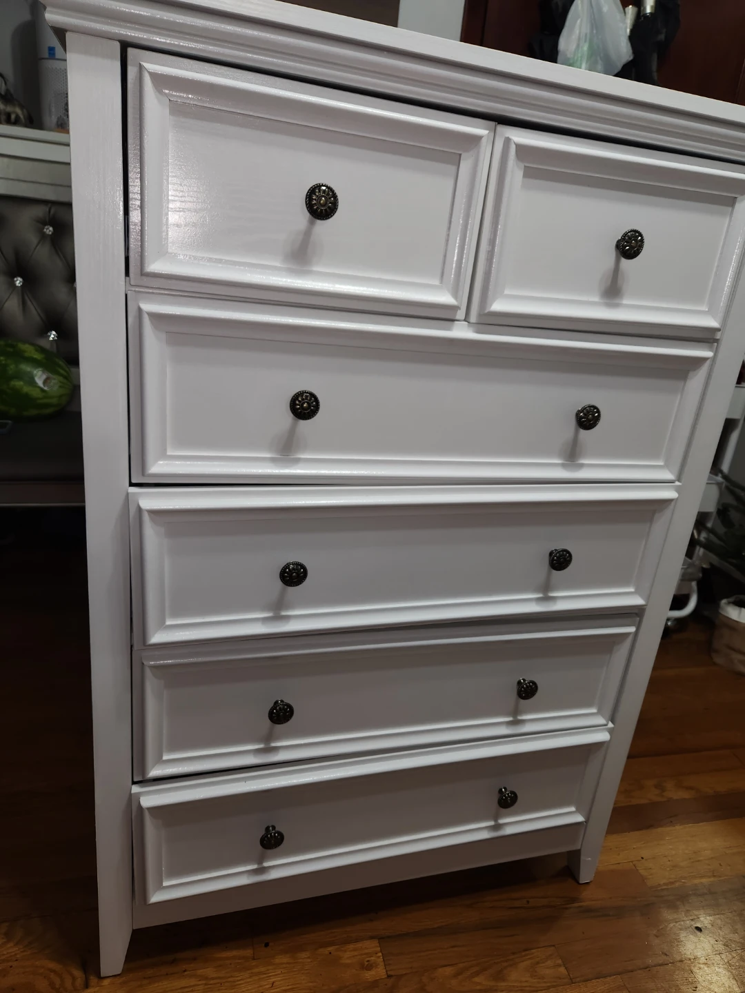 White 6-Drawer Dresser