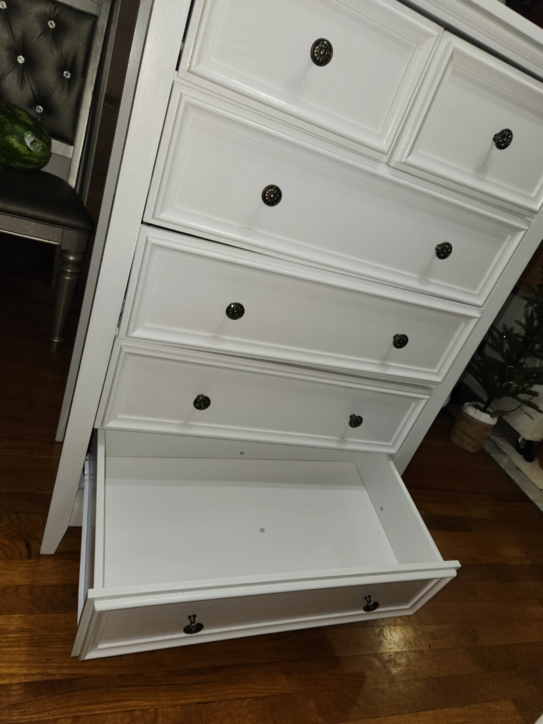 White 6-Drawer Dresser - photo 2