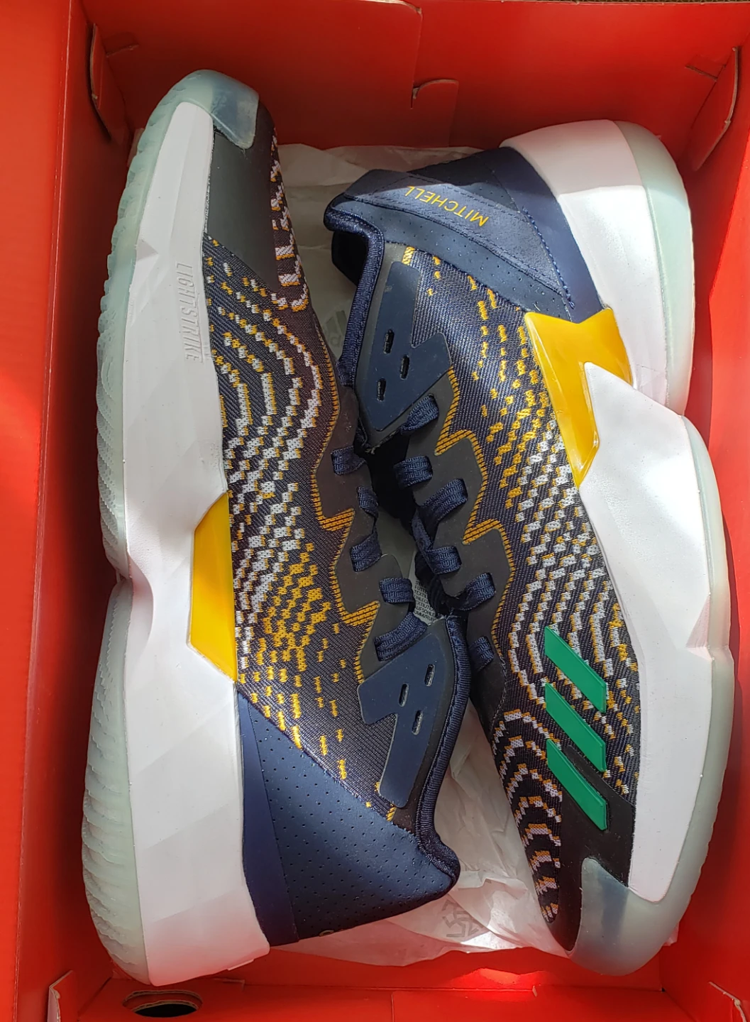 Brand new D.O.N.Issue 4 Basketball Shoes S 8
