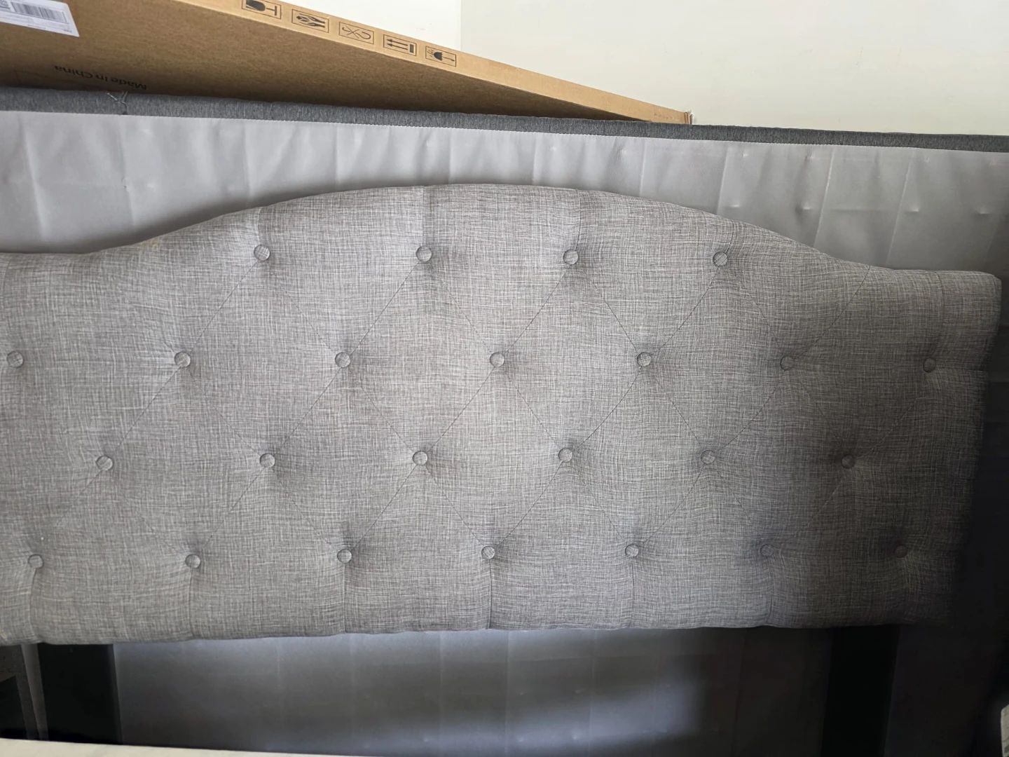 Tufted Fabric Headboard - photo 3