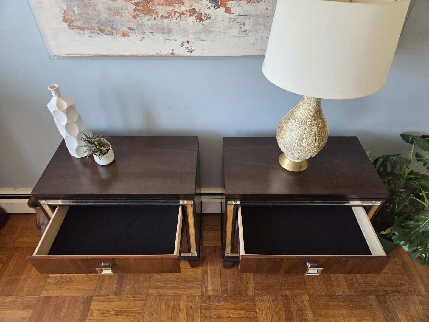 Matching Pair of Modern Three Drawer Nightstands/Bedside Tables - photo 4