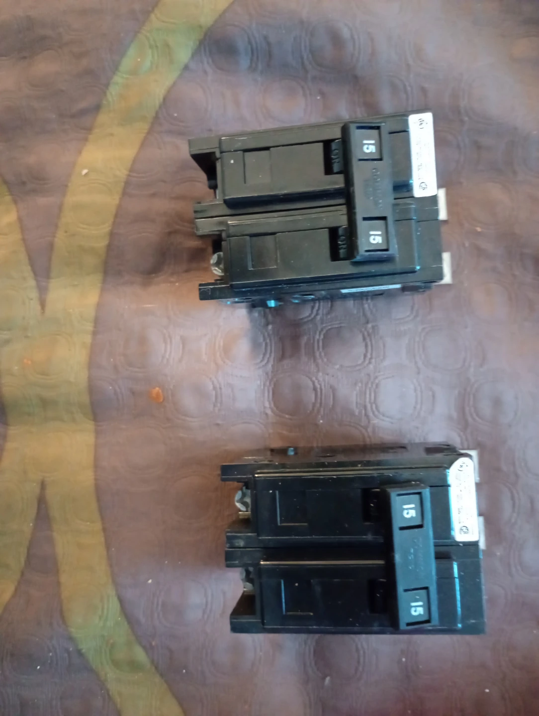 2 x Square D 15 Amp Circuit Breakers - photo 2
