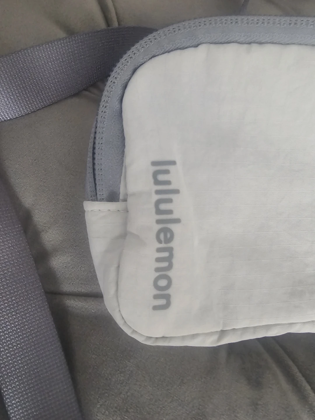 Lululemon Everywhere Belt Bag - Light Grey - photo 3