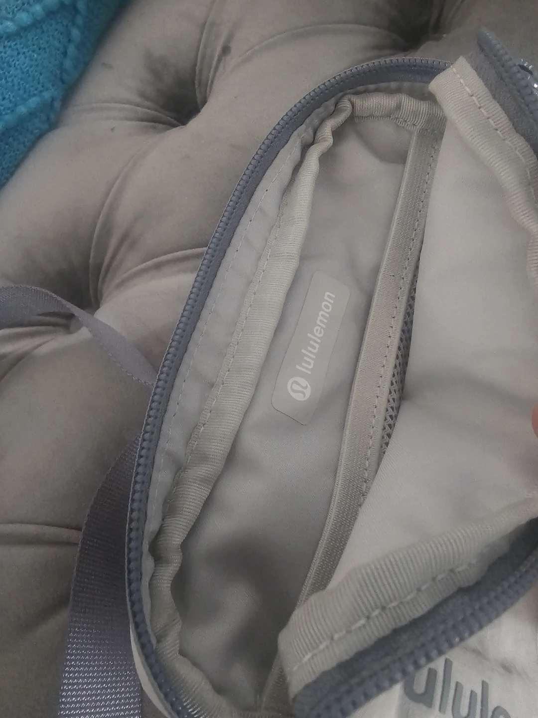 Lululemon Everywhere Belt Bag - Light Grey - photo 4