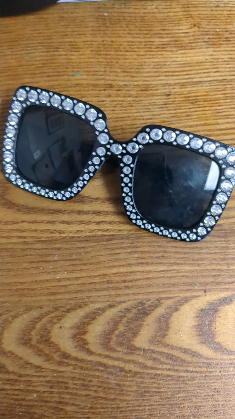 Black Rhinestone Sunglasses fake