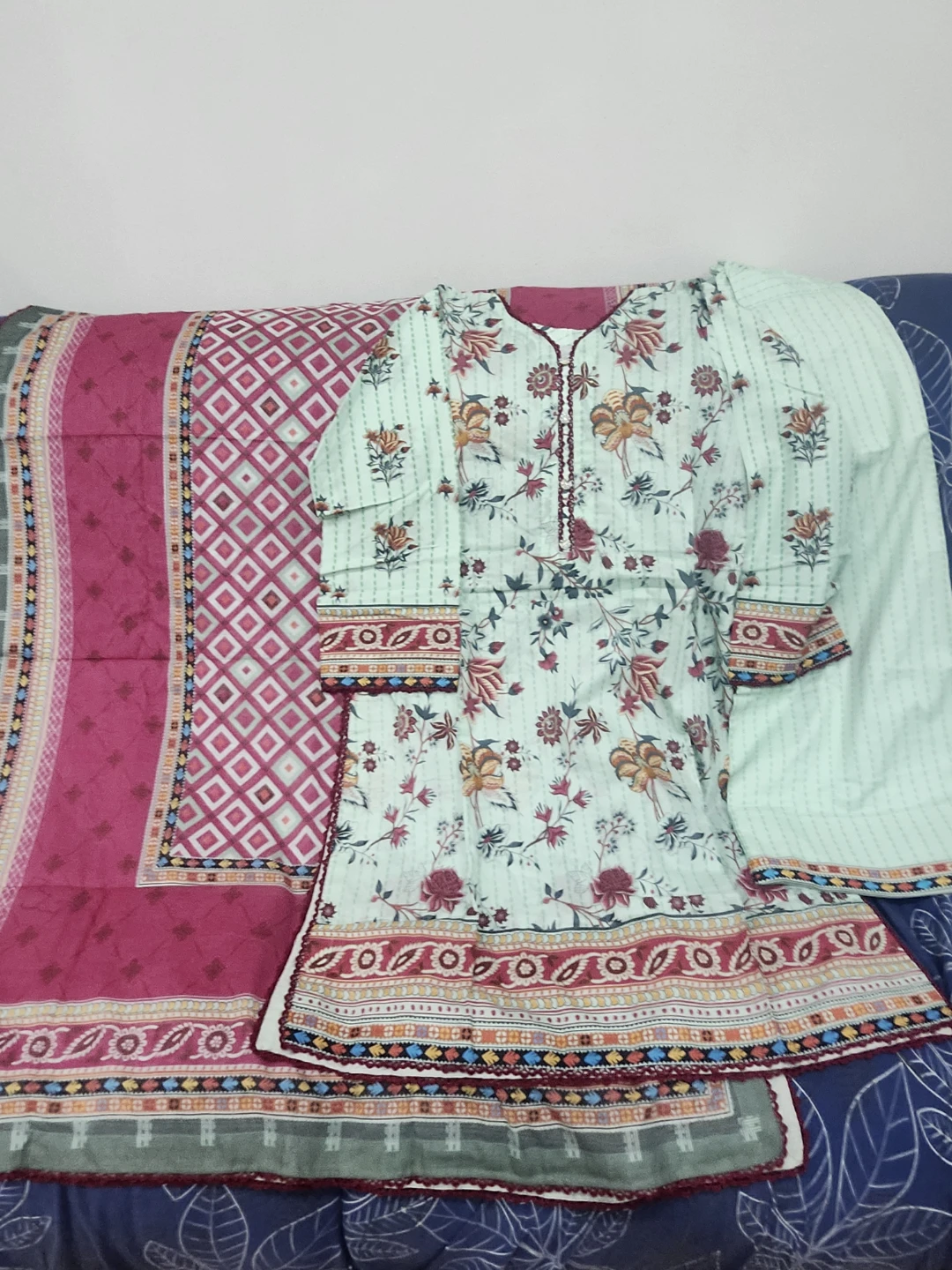 Light green Floral Print Kurti with Pink Dupatta - photo 5