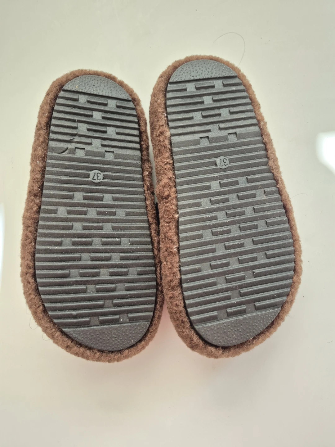 Fuzzy Slippers - Brown Size 37 - photo 3