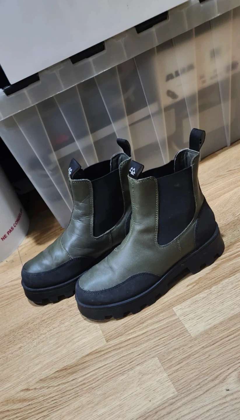 COUGAR LEATHER Waterproof  Boots, Size US 9