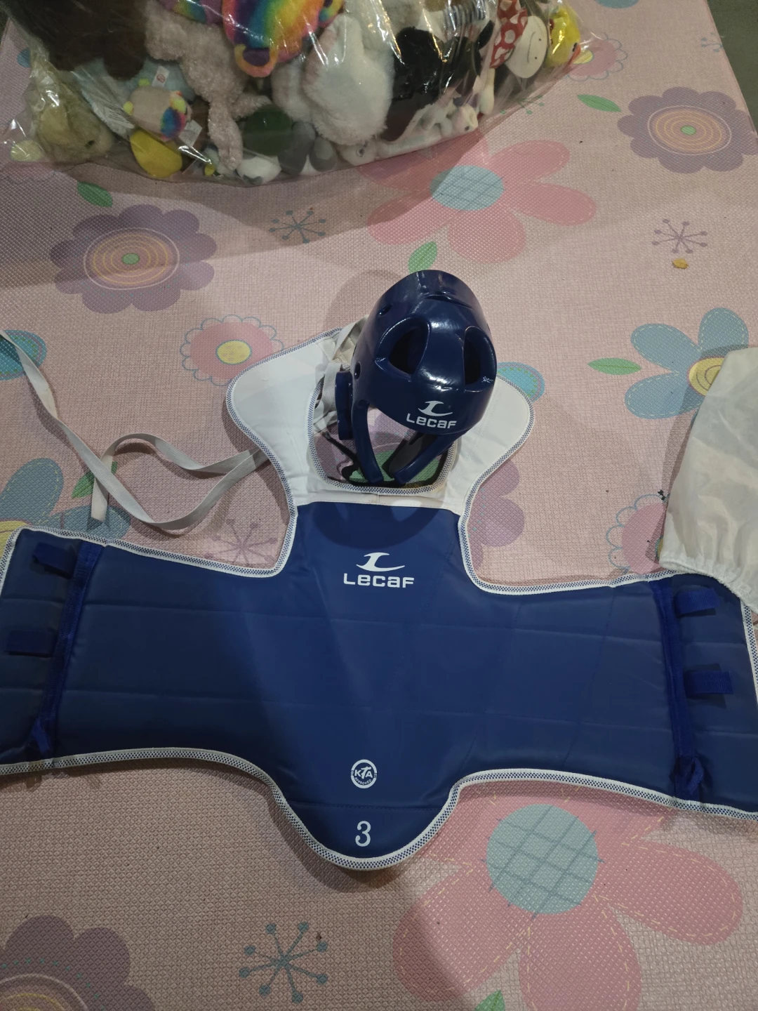 Lecaf Taekwondo Helmet and Chest Protector Set - Size 3 - photo 2