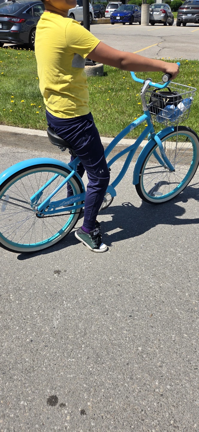 Hyper Blue Beach Cruiser Bicycle