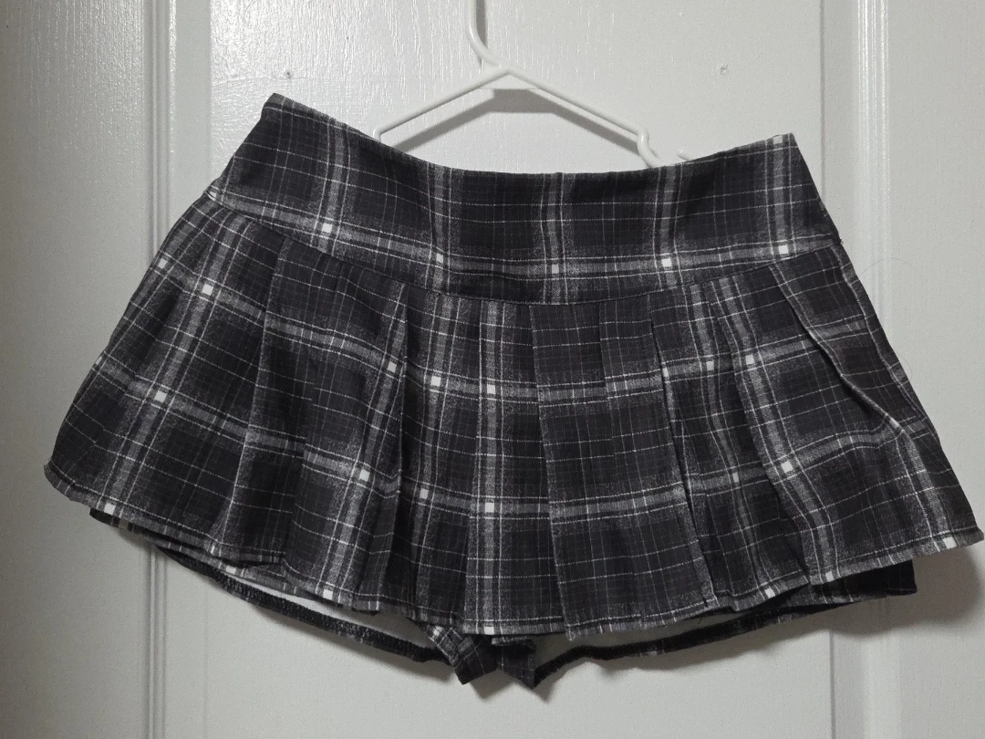 Grey Plaid Pleated Mini Skirt